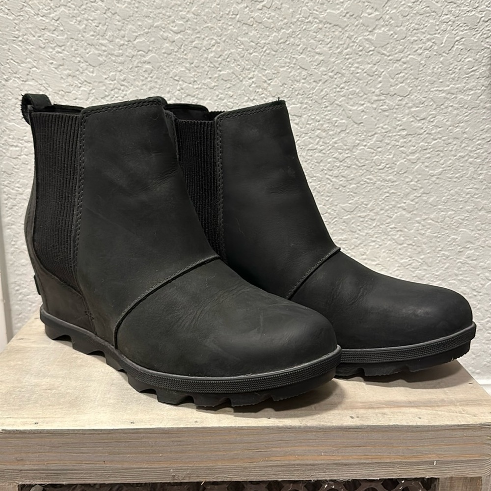 Black Chelsea Sorel heeled booties